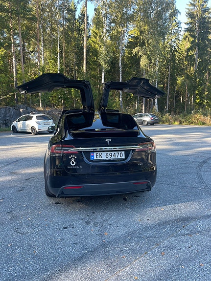 Tesla Model X 5 of 29