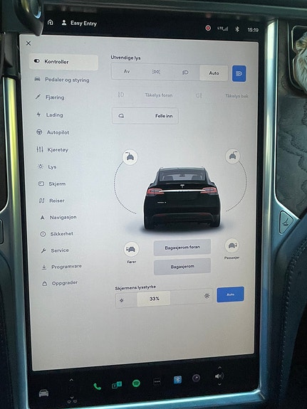 Tesla Model X 23 of 29