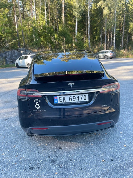 Tesla Model X 14 of 29