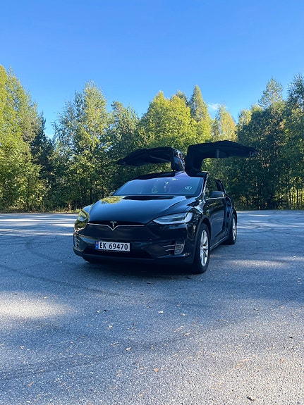 Tesla Model X 2 of 29
