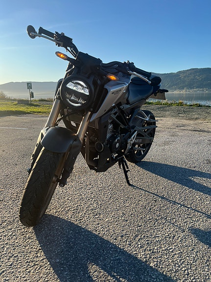 Honda CB 125 R 2 of 5