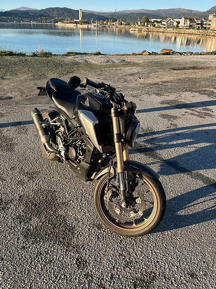 Honda CB 125 R 3 of 5