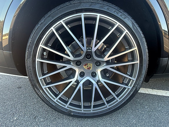 Porsche Cayenne Coupe 8 of 22