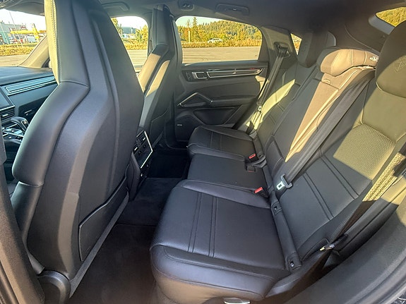 Porsche Cayenne Coupe 19 of 22