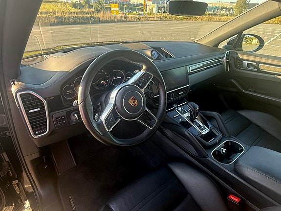 Porsche Cayenne Coupe 12 of 22