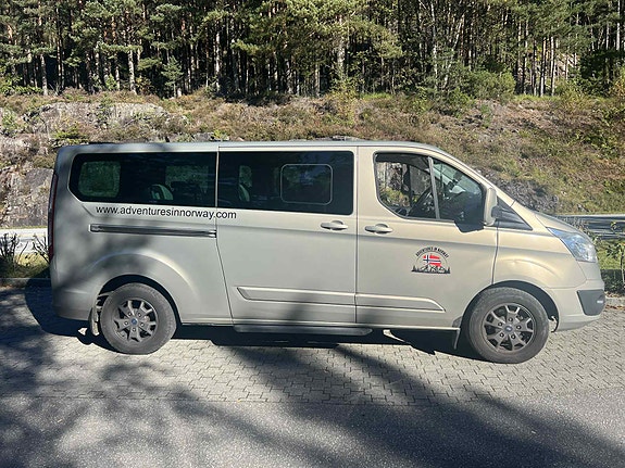 Ford Tourneo Custom 2 of 5