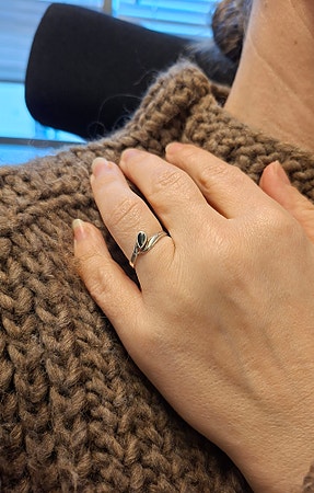 ⚜️ Sort cabochon sten. Ekte Y2K ring i massivt sølv. Vintage