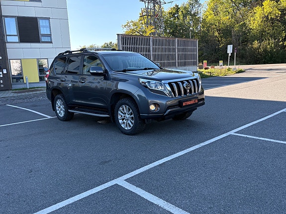 Toyota Land Cruiser 8 of 30