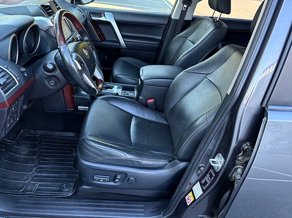Toyota Land Cruiser 21 of 30