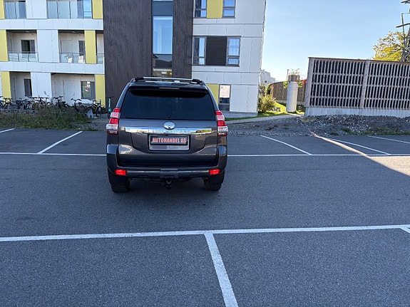 Toyota Land Cruiser 11 of 30