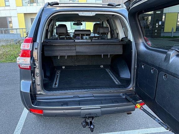 Toyota Land Cruiser 13 of 30