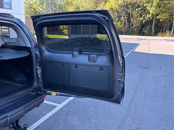 Toyota Land Cruiser 15 of 30