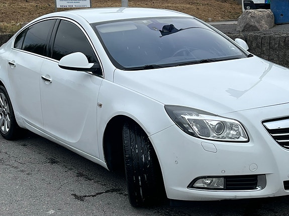 Opel Insignia 2 of 16