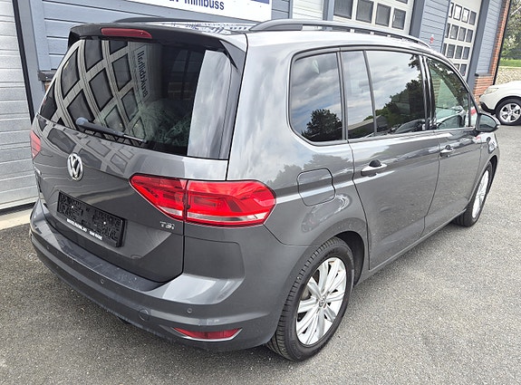 Volkswagen Touran 7 of 19