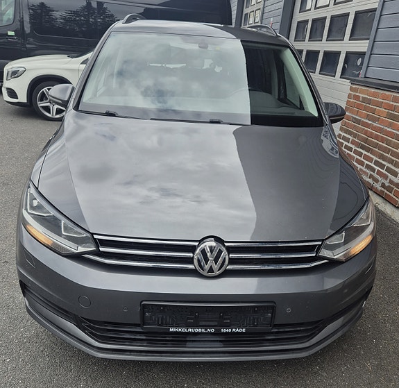 Volkswagen Touran 5 of 5