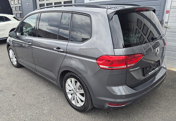 Volkswagen Touran 8 of 19