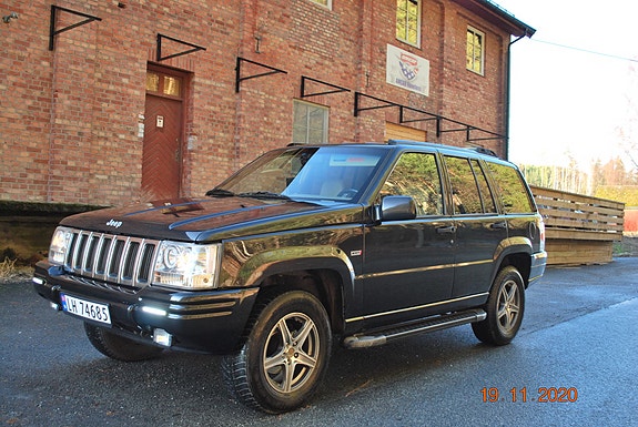 Jeep Grand Cherokee 12 of 30