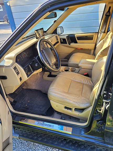 Jeep Grand Cherokee 23 of 30