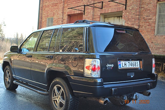 Jeep Grand Cherokee 16 of 30