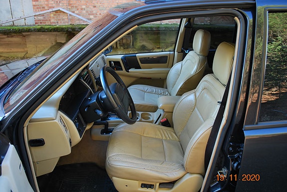 Jeep Grand Cherokee 4 of 30