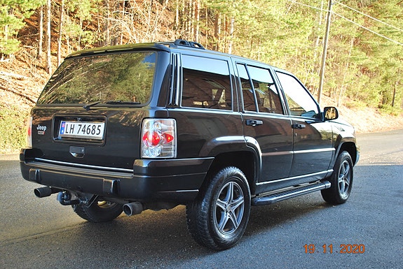 Jeep Grand Cherokee 8 of 30