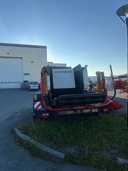 Pöttinger Impress 3160VC 32kniver/71040/22,5 hjul/ breiplast