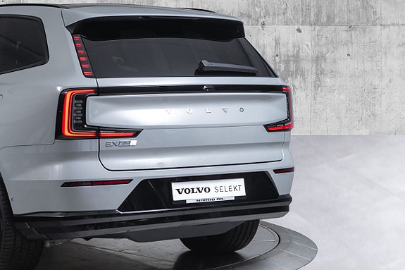 Volvo EX90 7 of 30
