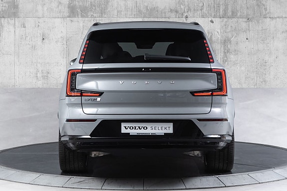 Volvo EX90 8 of 30