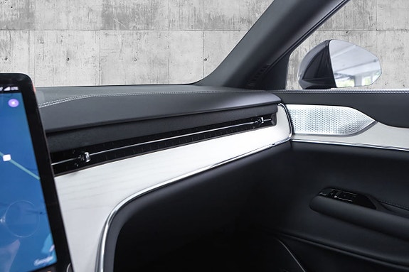 Volvo EX90 17 of 30
