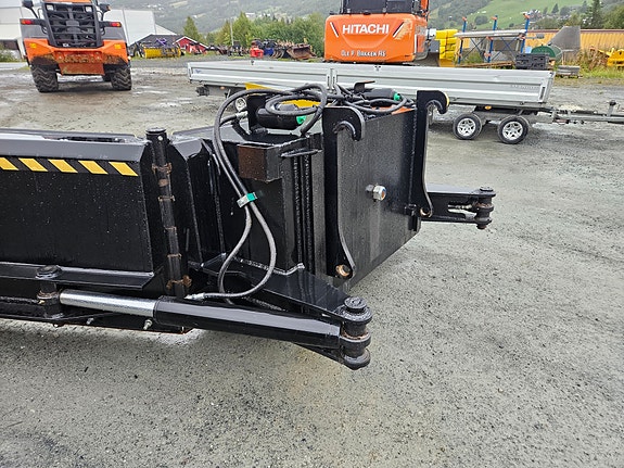 Hitachi ZW 180-7        2 sett dekk. Vekt med skriver 25 of 30