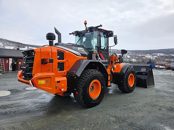 Hitachi ZW 180-7        2 sett dekk. Vekt med skriver 5 of 30