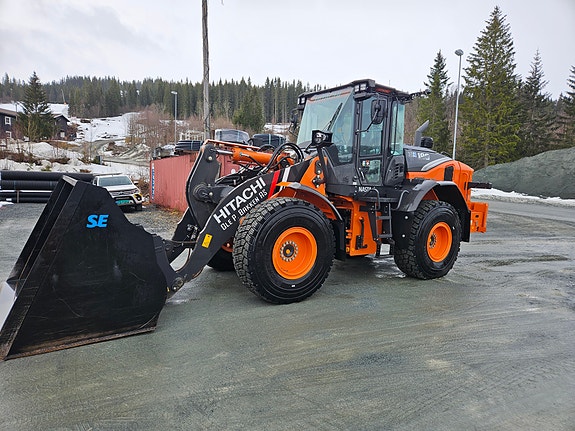 Hitachi ZW 180-7        2 sett dekk. Vekt med skriver 6 of 30