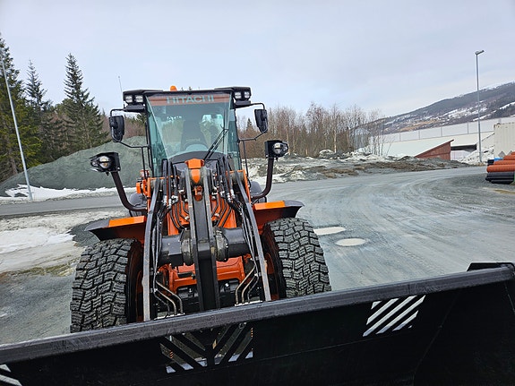 Hitachi ZW 180-7        2 sett dekk. Vekt med skriver 12 of 30