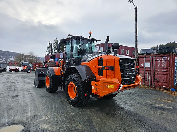 Hitachi ZW 180-7        2 sett dekk. Vekt med skriver 7 of 30