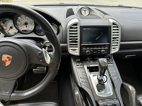 Porsche Cayenne 6 of 13