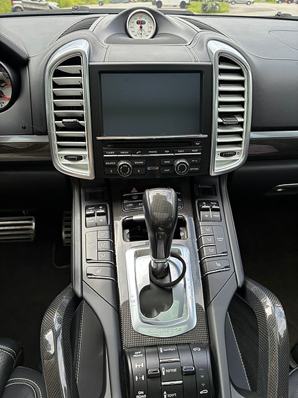 Porsche Cayenne 7 of 13