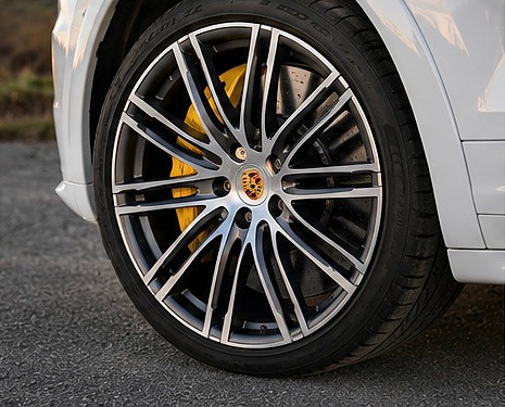 Porsche Cayenne 10 of 13