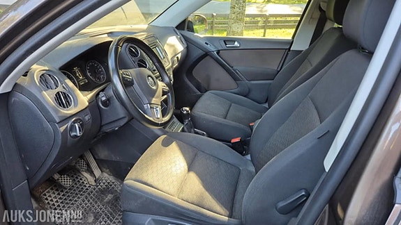 Volkswagen Tiguan 7 of 30