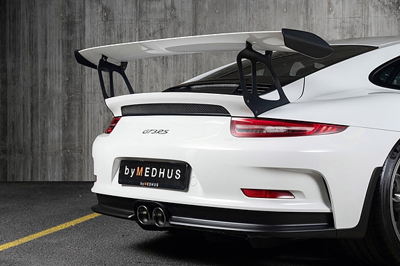 Porsche 911 11 of 30