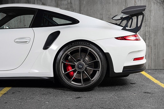 Porsche 911 15 of 30