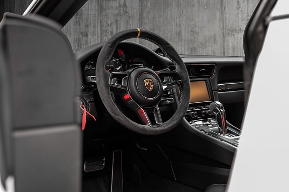 Porsche 911 18 of 30
