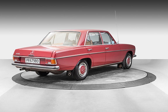 Mercedes-Benz 230/8 5 of 5