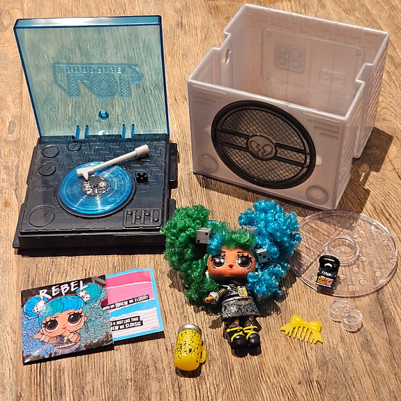 Product image 2 of 4