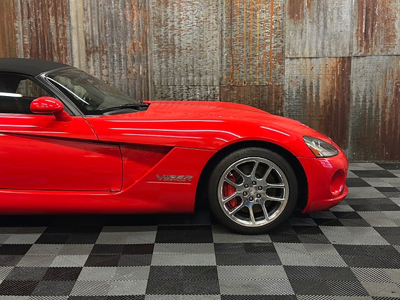 Dodge Viper 4 of 5
