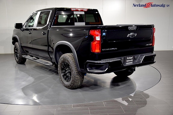 Chevrolet Silverado 5 of 5