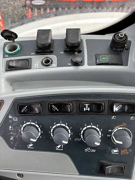 Valtra N154 Versu, vinterpakke, laster lite timer! 2017, kr 797 000,-
