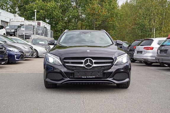 Mercedes-Benz C-Klasse 2 of 30