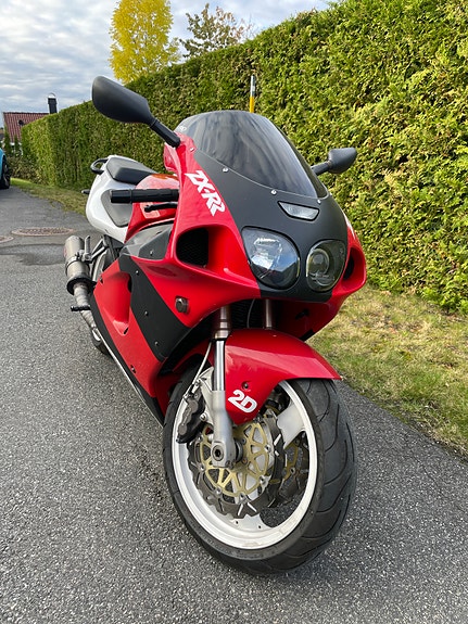 Kawasaki Ninja ZX-7R 6 of 8