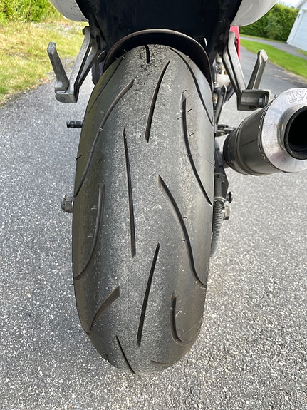 Kawasaki Ninja ZX-7R 4 of 8