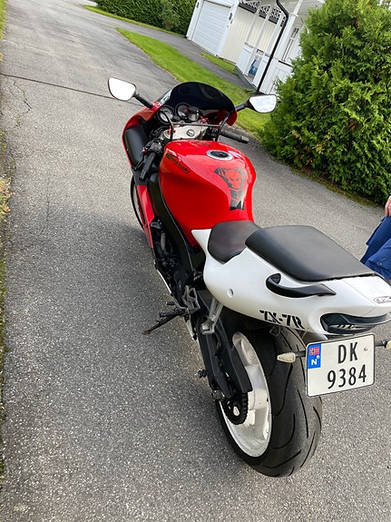Kawasaki Ninja ZX-7R 7 of 8